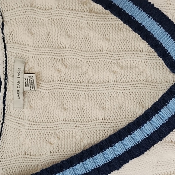 American Eagle cable varsity sweater excellent condition! - Picture 2 of 3
